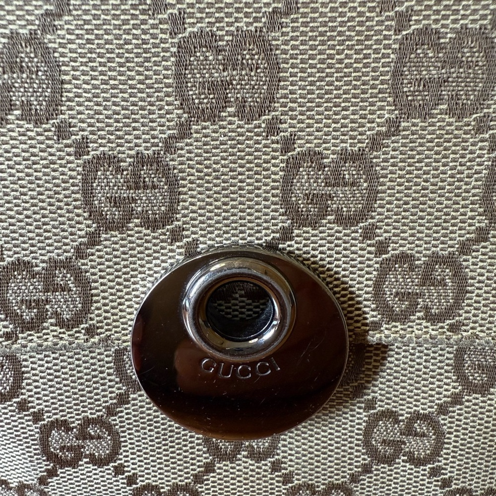 Gucci Beige and Brown Monogram Wallet - Picture 3 of 12